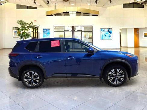 Certified 2023 Nissan Rogue SV FWD image 4