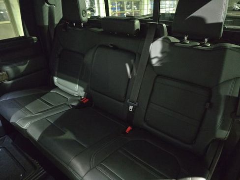 Used 2021 GMC Sierra 2500 Denali w/ Denali Black Diamond Edition image 13