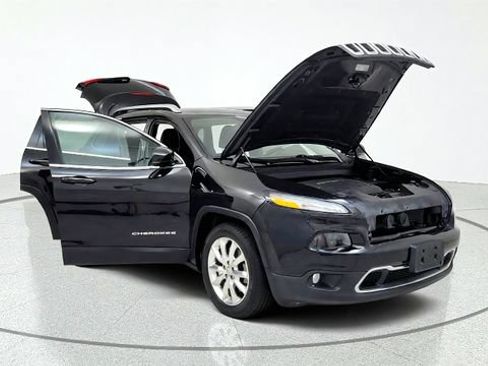 Used 2015 Jeep Cherokee Limited w/ Trailer Tow Group FWD image 11