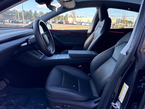 Used 2026 Tesla Model Y Long Range image 13