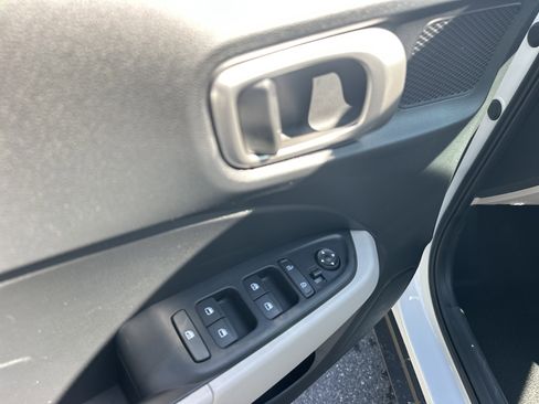 New 2026 Hyundai Venue SEL FWD image 17