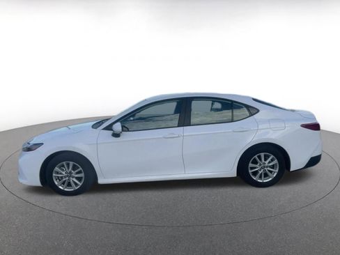 Used 2025 Toyota Camry LE image 9