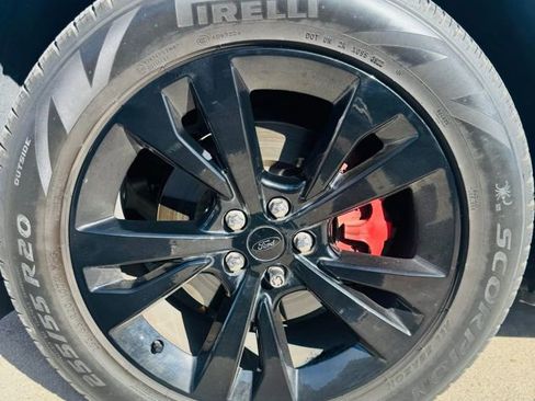 Used 2023 Ford Explorer XLT w/ Equipment Group 202A image 7