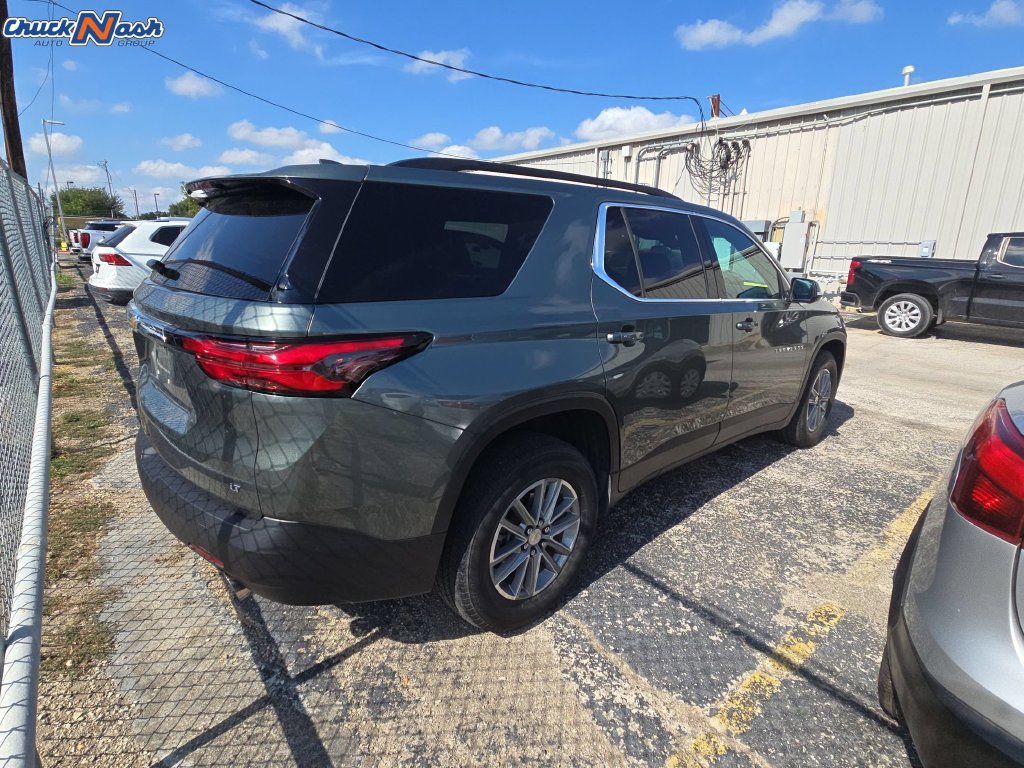 Used 2023 Chevrolet Traverse LT FWD image 5