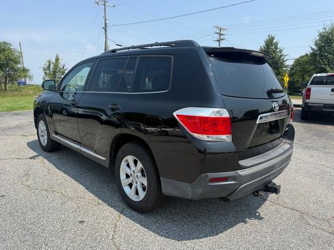 Used 2011 Toyota Highlander SE w/ Tow Pkg AWD/4WD image 5