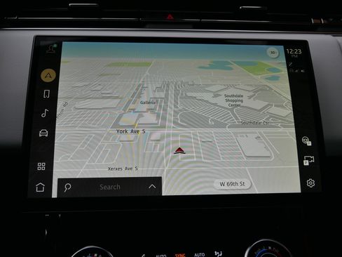 Used 2023 Land Rover Range Rover Sport SE image 17