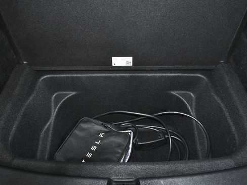 Used 2022 Tesla Model Y Long Range image 62