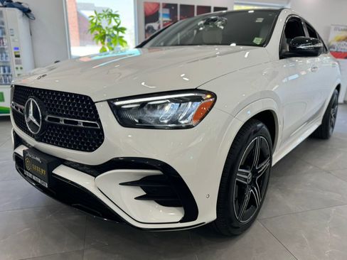 Used 2025 Mercedes-Benz GLE 450 4MATIC Coupe image 3
