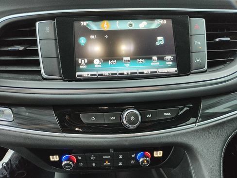 Used 2019 Buick Enclave Premium w/ LPO, Hit The Road Package FWD image 36