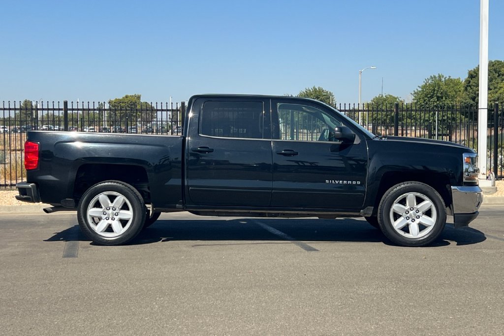 Used 2018 Chevrolet Silverado 1500 LT w/ All Star Edition RWD image 3