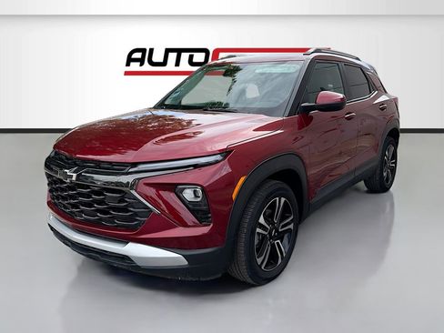 Used 2024 Chevrolet TrailBlazer LT w/ LT Cold Weather Package image 3