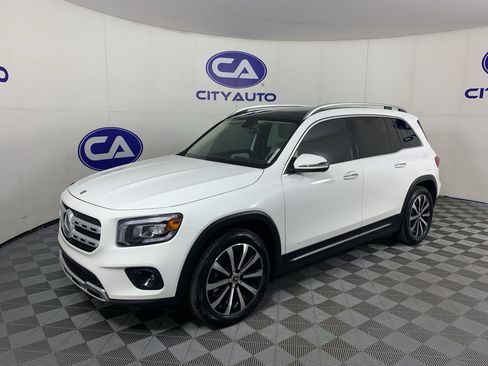 Used 2022 Mercedes-Benz GLB 250 4MATIC w/ Premium Package Lite image 7