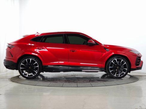 Used 2021 Lamborghini Urus image 11
