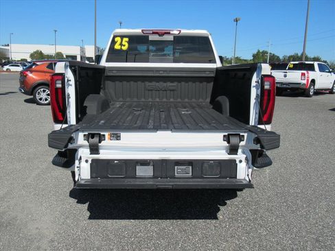 Used 2025 GMC Sierra 2500 Denali Ultimate image 6