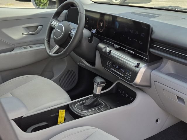 Used 2025 Hyundai Kona SEL AWD/4WD image 44