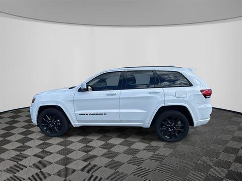 Certified 2022 Jeep Grand Cherokee Laredo X image 8