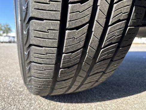 Used 2021 GMC Sierra 1500 AT4 w/ AT4 Premium Package image 12