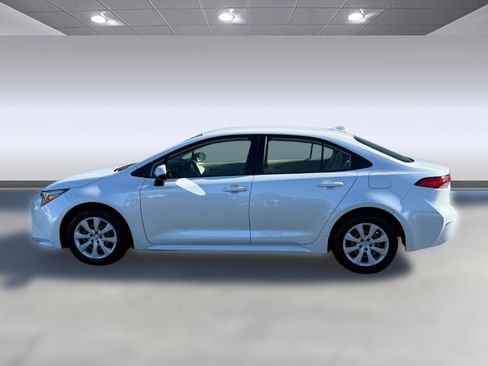 Used 2024 Toyota Corolla LE image 2