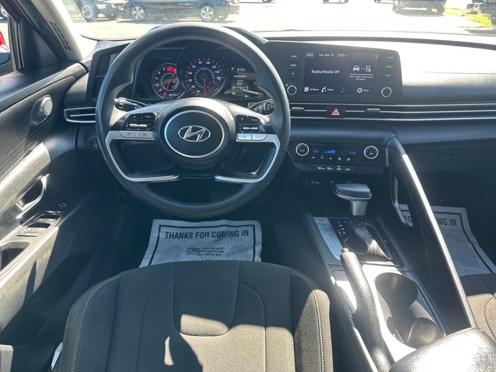 Used 2022 Hyundai Elantra SEL FWD image 26