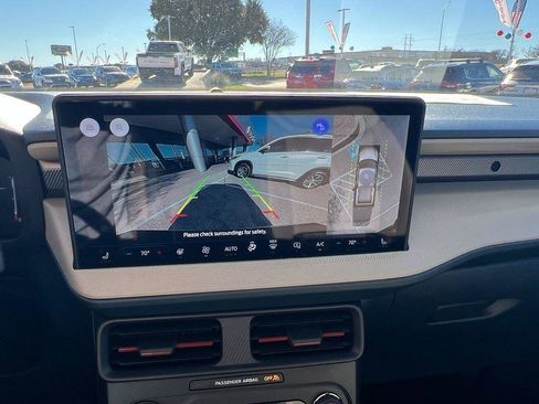 Used 2025 Ford Maverick Lariat image 24