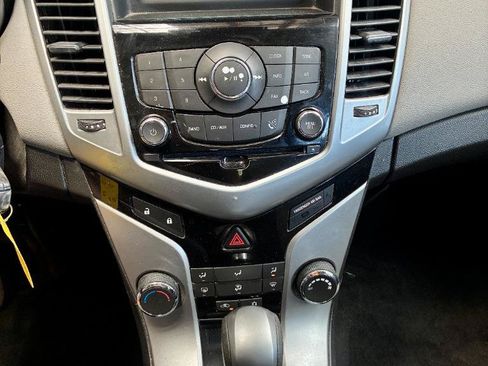 Used 2014 Chevrolet Cruze LS FWD image 10