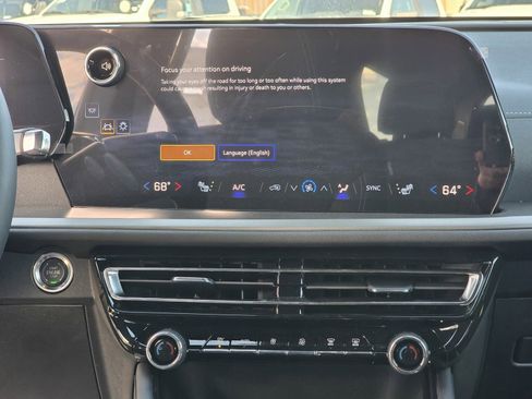 New 2025 Chevrolet Traverse LT w/ Enhanced Driving Package image 23