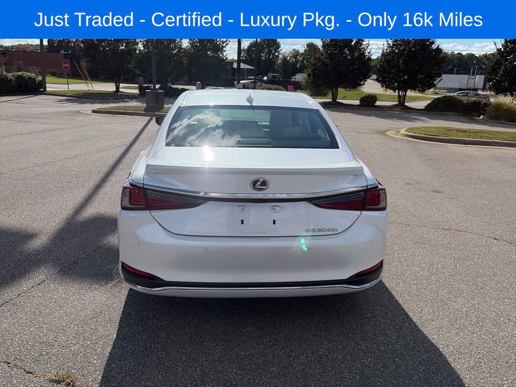Certified 2025 Lexus ES 300h w/ Technology Package FWD image 3