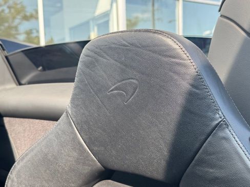 Used 2019 McLaren 570S Spider image 43