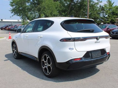 Used 2025 Alfa Romeo Tonale w/ Premium Package AWD/4WD image 39