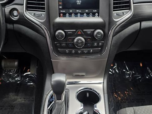Used 2021 Jeep Grand Cherokee Laredo w/ Security & Convenience Group AWD/4WD image 14