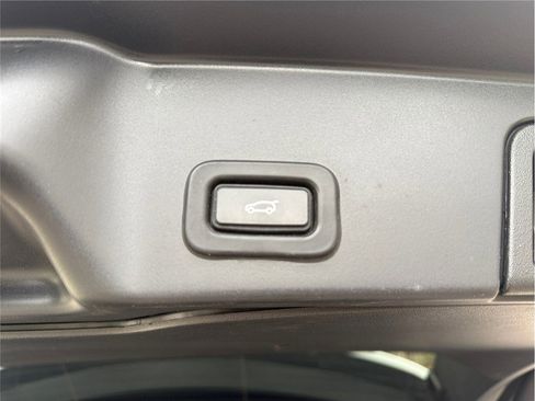 Used 2021 Land Rover Range Rover Evoque SE image 44