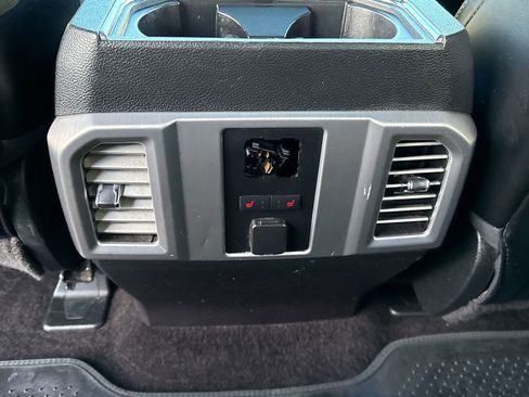 Used 2016 Ford F150 Platinum w/ Equipment Group 701A Luxury image 17