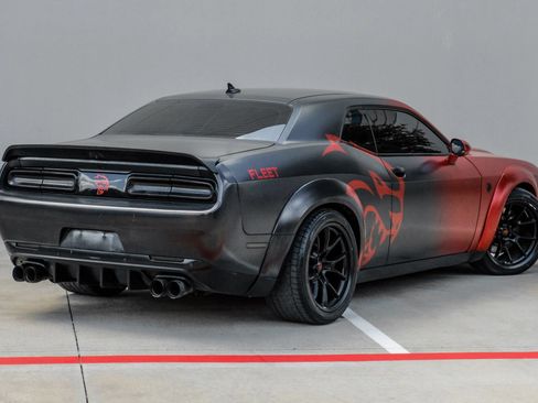 Used 2016 Dodge Challenger SRT Hellcat RWD image 12