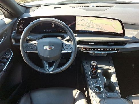 Certified 2025 Cadillac XT4 Premium Luxury AWD/4WD image 9