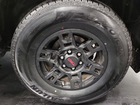 Used 2019 Toyota 4Runner SR5 image 10