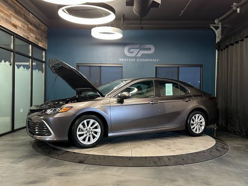 Used 2022 Toyota Camry LE image 22