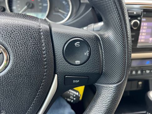 Used 2014 Toyota Corolla LE image 25