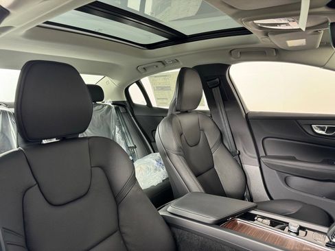 New 2024 Volvo S60 B5 Plus w/ Climate Package image 7