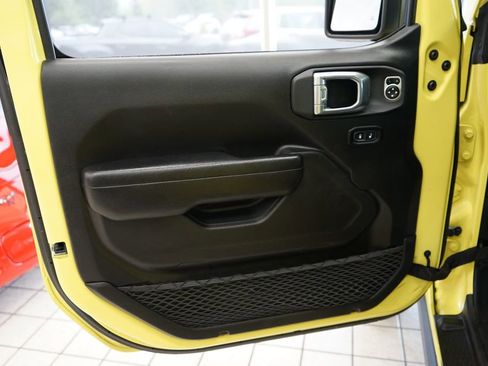 Used 2024 Jeep Wrangler Unlimited AWD/4WD image 23