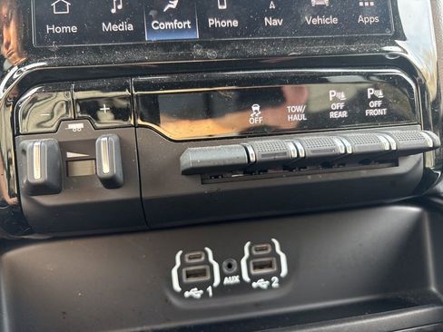 Used 2024 RAM 2500 Big Horn w/ Night Edition image 28