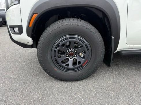 New 2026 Nissan Frontier PRO-4X w/ Pro-4x Convenience Package image 9