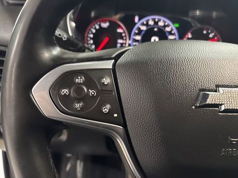 Used 2023 Chevrolet Traverse Premier image 19