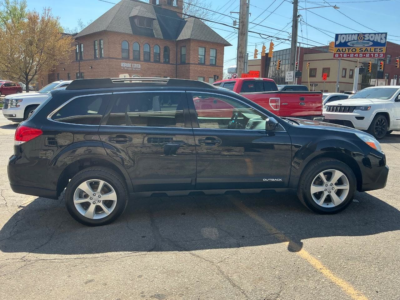 Used 2014 Subaru Outback 2.5i Premium AWD/4WD image 2