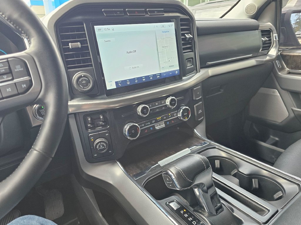 Used 2022 Ford F150 Lariat w/ Trailer Tow Package AWD/4WD image 31