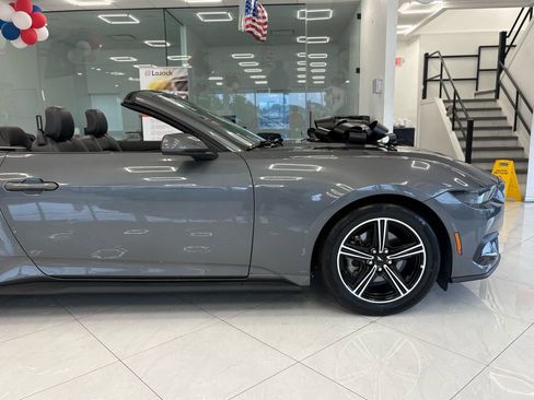 Used 2025 Ford Mustang Premium RWD image 9