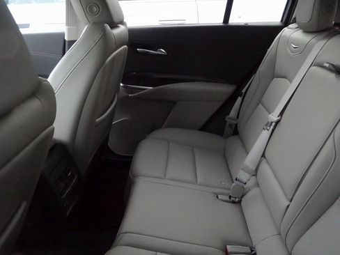 Used 2021 Cadillac XT4 Luxury image 8