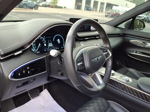 Used 2023 Genesis GV70 3.5T Sport w/ Sport Prestige Package AWD/4WD image 20