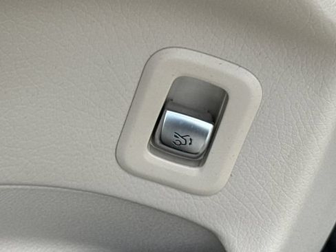 Used 2021 Mercedes-Benz GLC 300 4MATIC image 22