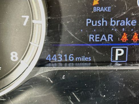 Used 2025 Nissan Altima 2.5 SV FWD image 19