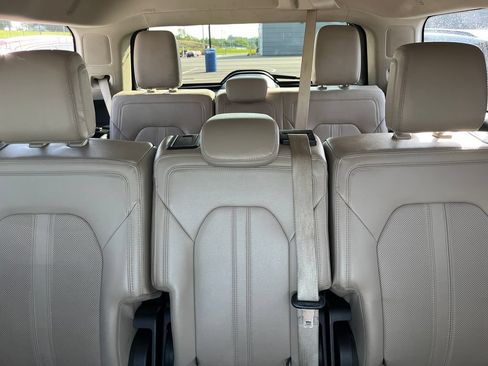 Used 2022 Ford Expedition Limited AWD/4WD image 23